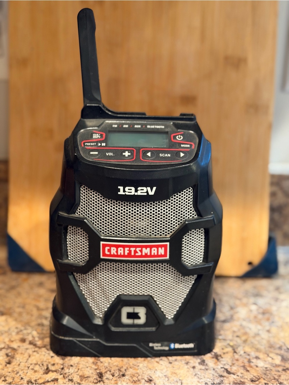 Craftsman 19.2V AM/FM Bluetooth Radio 315.E2100 AUX USB Charger Headphone Jack